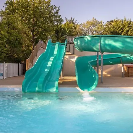 Campsite Mobil 32m² Avec Terrasse Pour 6 Personnes - Api-1-52-304