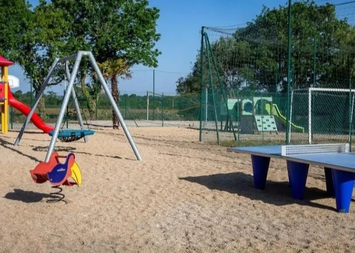 Kamp alanı Mobil 32m² Avec Terrasse Pour 6 Personnes - Api-1-52-304